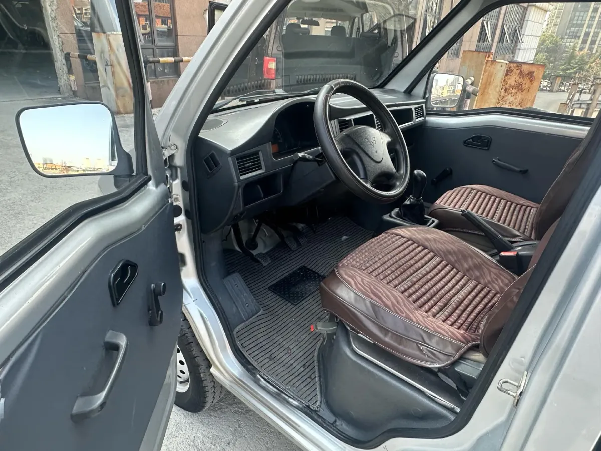 2015 WuLing ZhiGuang 1.2L 82HP L4 5MT,autocango,china used car exporter,china ev exporter,chinese used car exporter,chinese used ev exporter