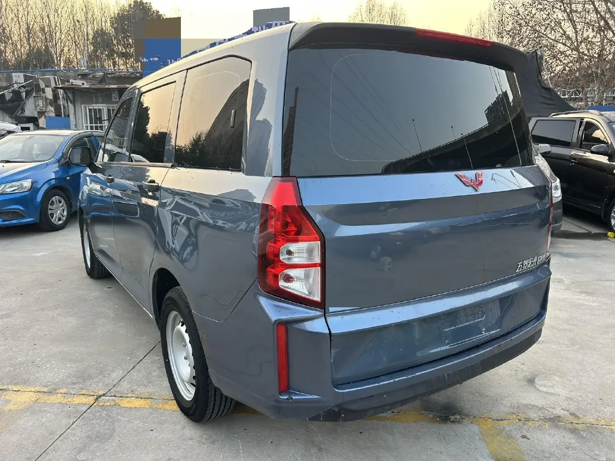 2021 WuLing HongGuang Plus 1.5L 99HP L4 6MT,autocango,china used car exporter,china ev exporter,chinese used car exporter,chinese used ev exporter