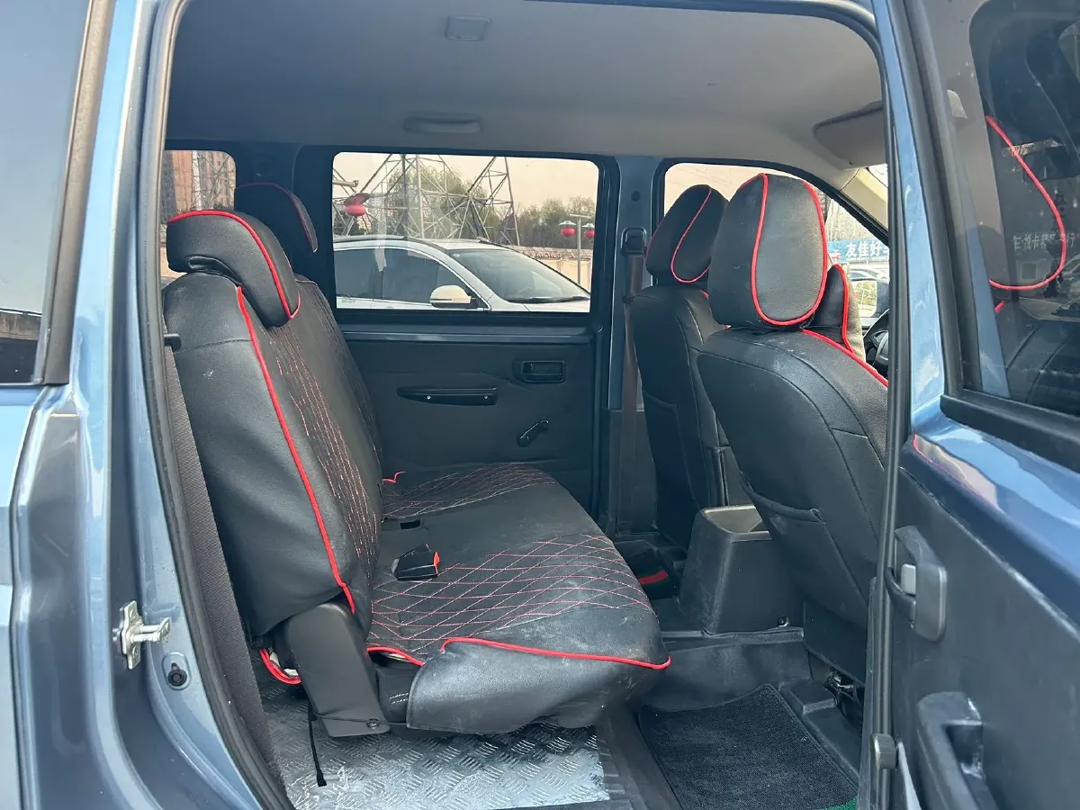 2021 WuLing HongGuang Plus 1.5L 99HP L4 6MT,autocango,china used car exporter,china ev exporter,chinese used car exporter,chinese used ev exporter