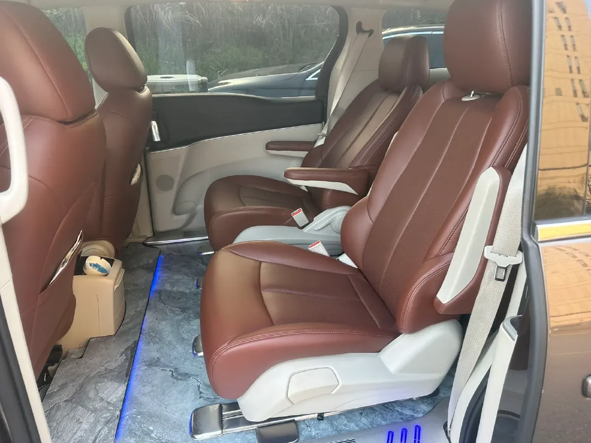 2023 Buick GL8 2.0T 237HP L4 9AT,autocango,china used car exporter,china ev exporter,chinese used car exporter,chinese used ev exporter