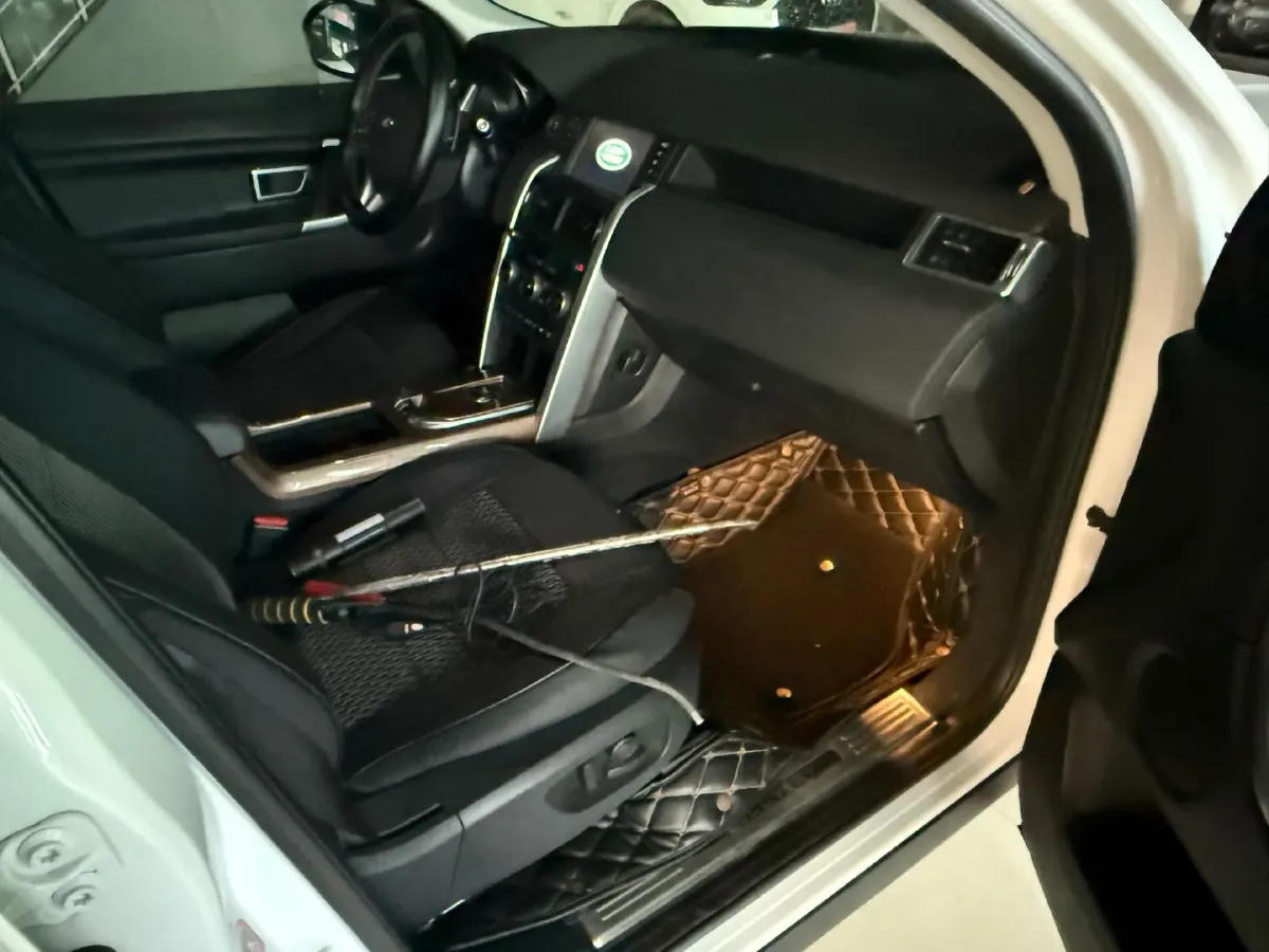 2018 Land Rover Discovery Sport 2.0T 241HP L4 9AT,autocango,china used car exporter,china ev exporter,chinese used car exporter,chinese used ev exporter