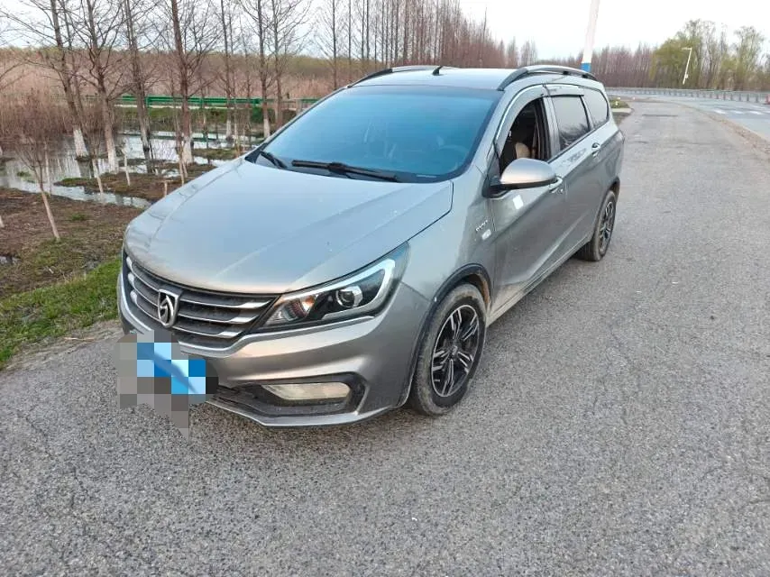 2017 BaoJun 310W 1.5L 112HP L4 6MT,autocango,china used car exporter,china ev exporter,chinese used car exporter,chinese used ev exporter