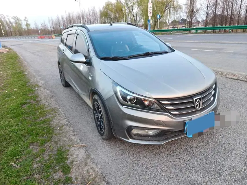 2017 BaoJun 310W 1.5L 112HP L4 6MT,autocango,china used car exporter,china ev exporter,chinese used car exporter,chinese used ev exporter