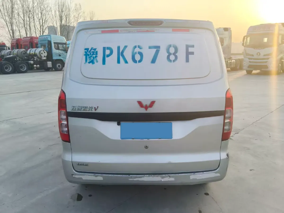 2019 WuLing HongGuang V 1.5L 99HP L4 6MT,autocango,china used car exporter,china ev exporter,chinese used car exporter,chinese used ev exporter