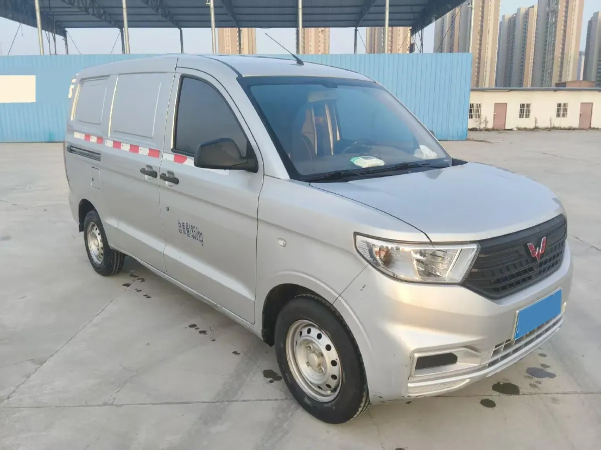 2019 WuLing HongGuang V 1.5L 99HP L4 6MT,autocango,china used car exporter,china ev exporter,chinese used car exporter,chinese used ev exporter