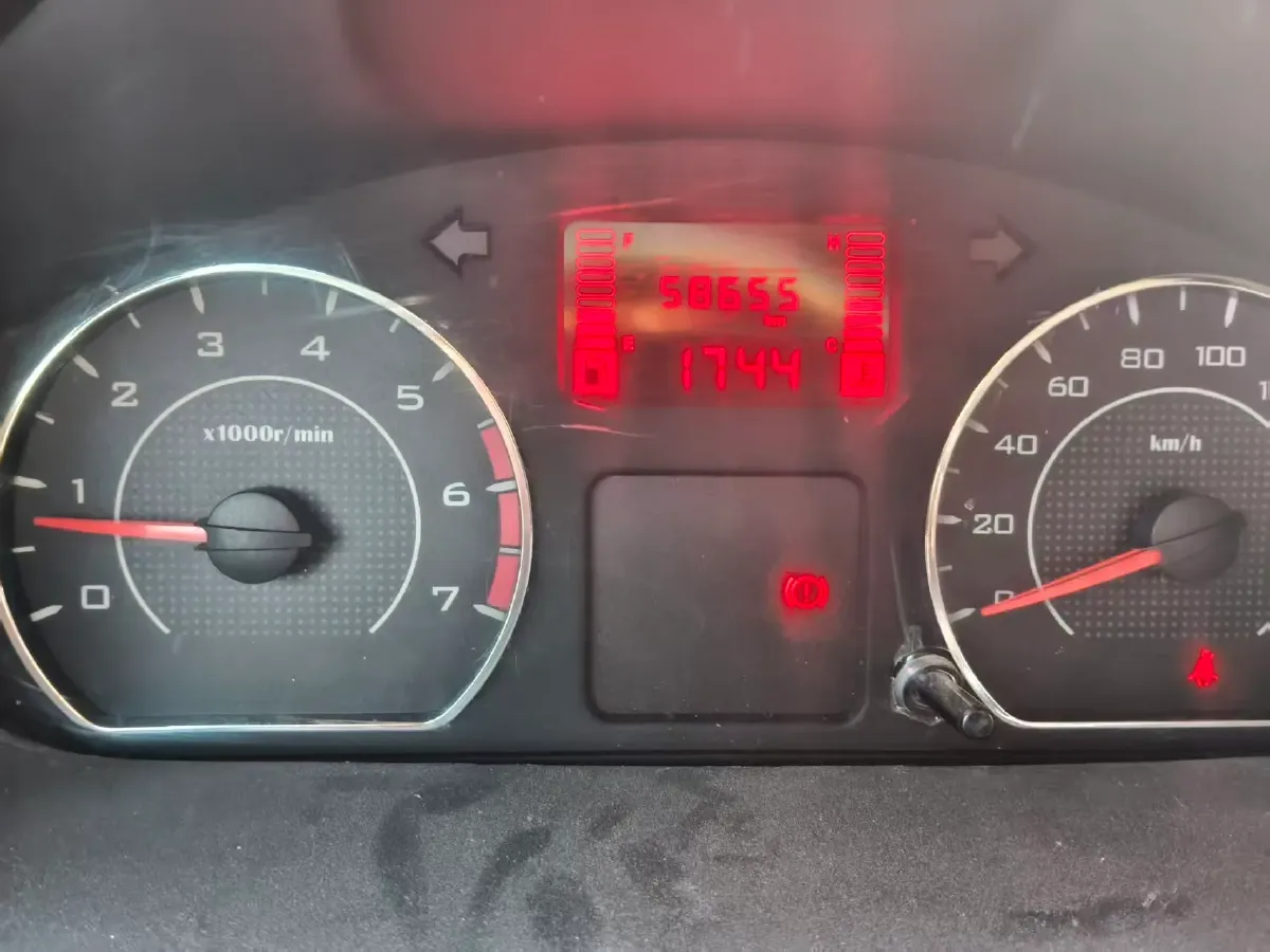 2019 WuLing HongGuang V 1.5L 99HP L4 6MT,autocango,china used car exporter,china ev exporter,chinese used car exporter,chinese used ev exporter