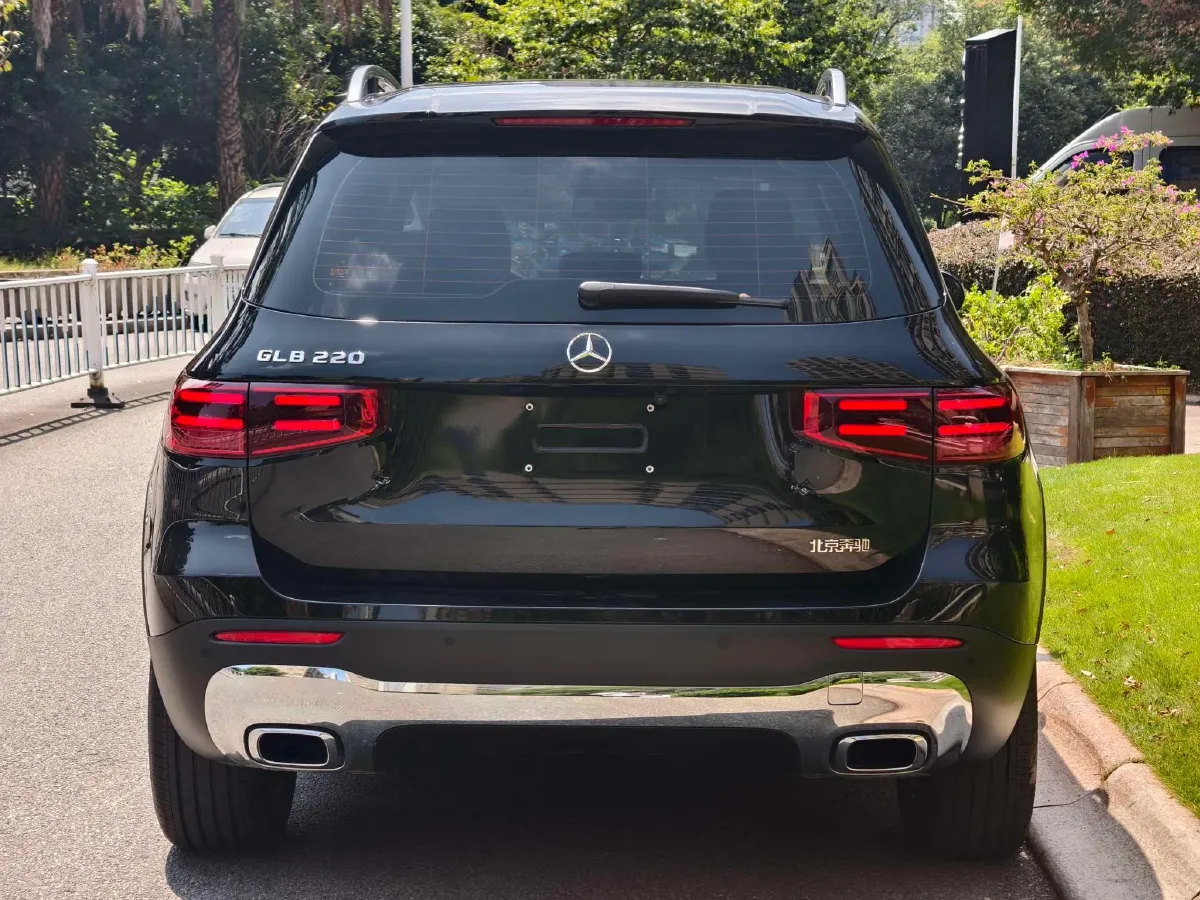 2025 Mercedes-Benz GLB Class 2.0T 190HP L4 8DCT,autocango,china used car exporter,china ev exporter,chinese used car exporter,chinese used ev exporter