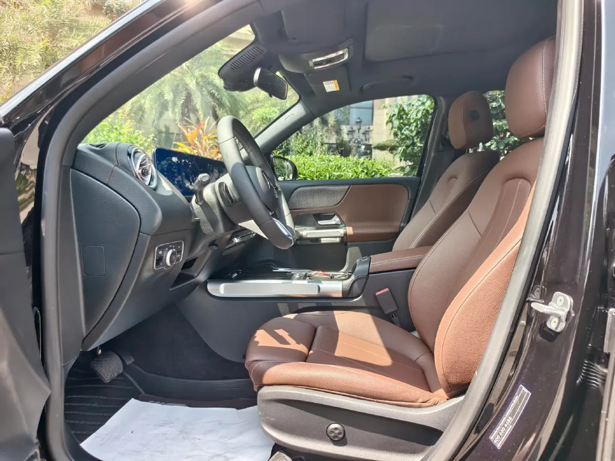 2025 Mercedes-Benz GLB Class 2.0T 190HP L4 8DCT,autocango,china used car exporter,china ev exporter,chinese used car exporter,chinese used ev exporter