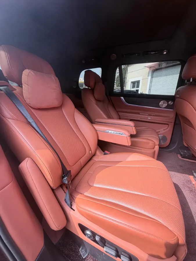 2025 AITO AITO M9 REEV 160HP REEV 52KWH,autocango,china used car exporter,china ev exporter,chinese used car exporter,chinese used ev exporter