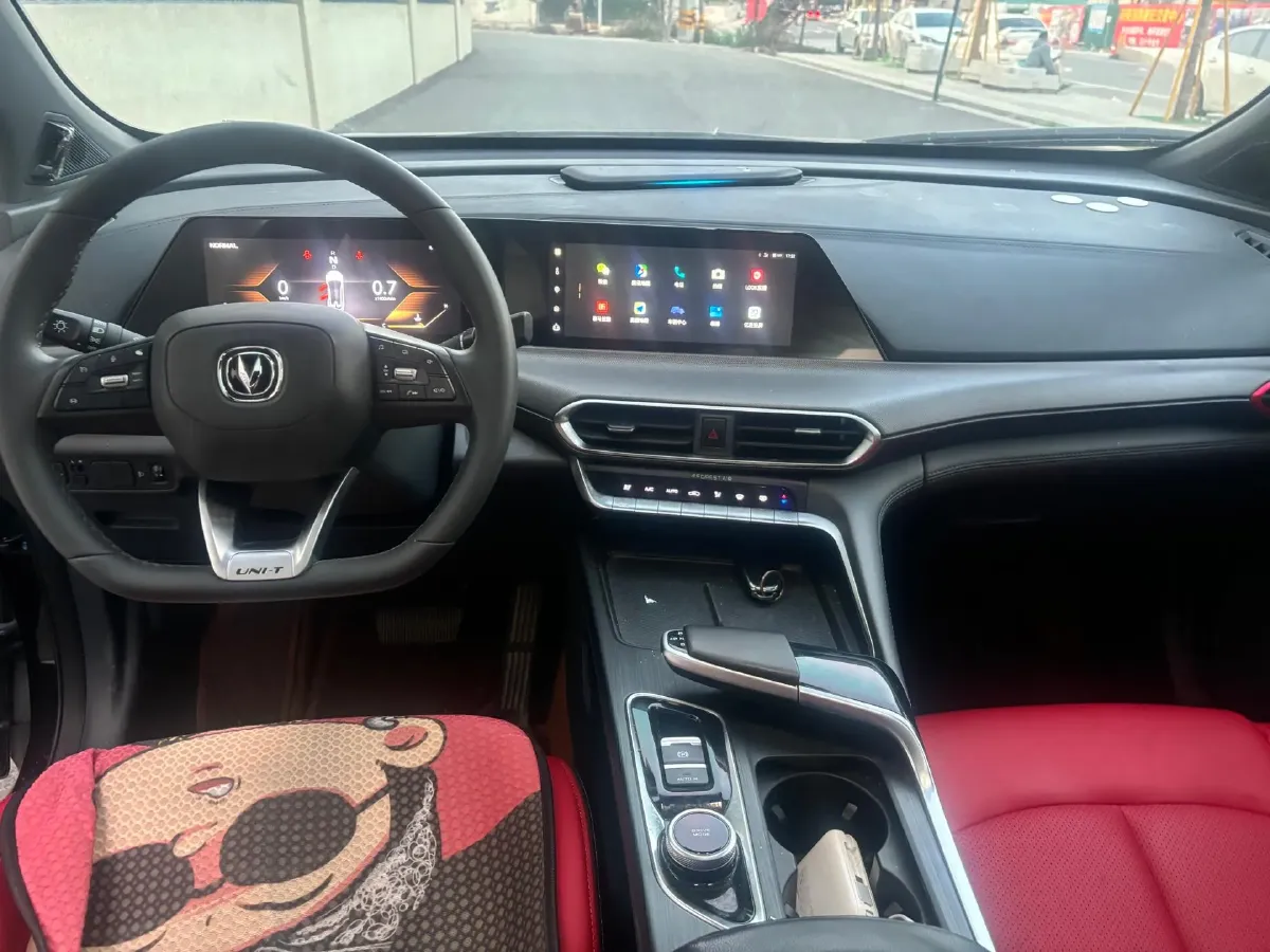 2020 ChangAn UNI-T 1.5T 180HP L4 7DCT,autocango,china used car exporter,china ev exporter,chinese used car exporter,chinese used ev exporter