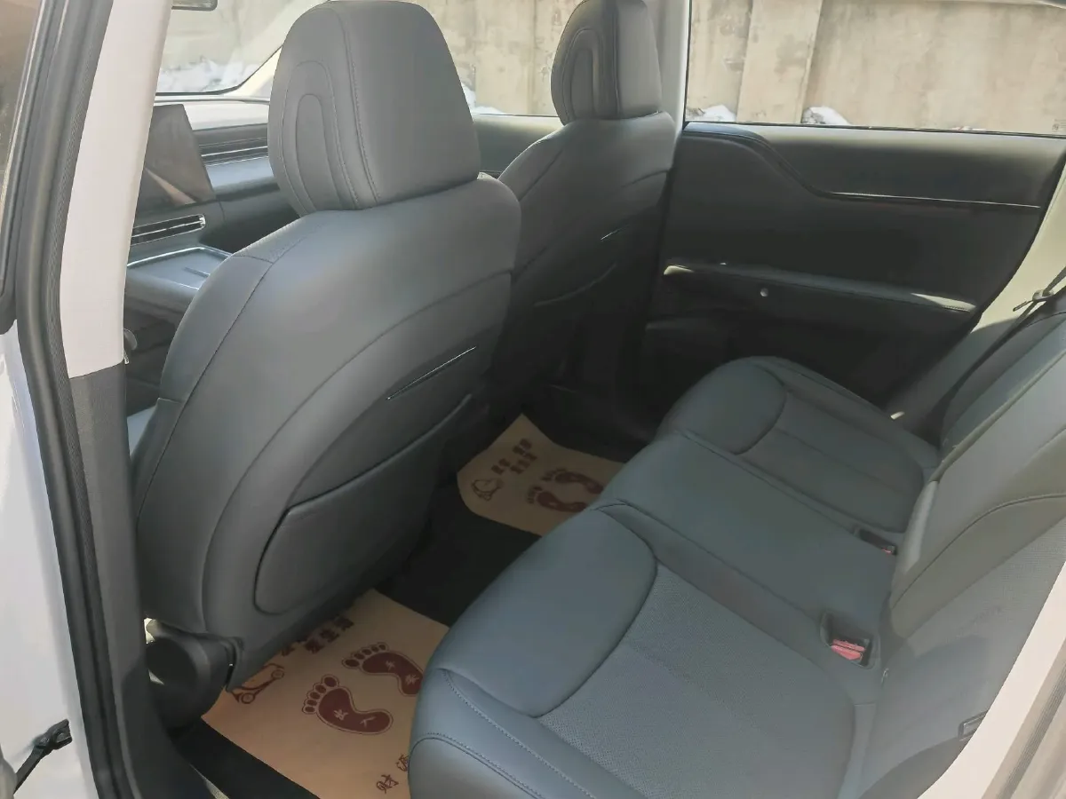 2025 Xpeng G6 BEV 68.5KWH,autocango,china used car exporter,china ev exporter,chinese used car exporter,chinese used ev exporter