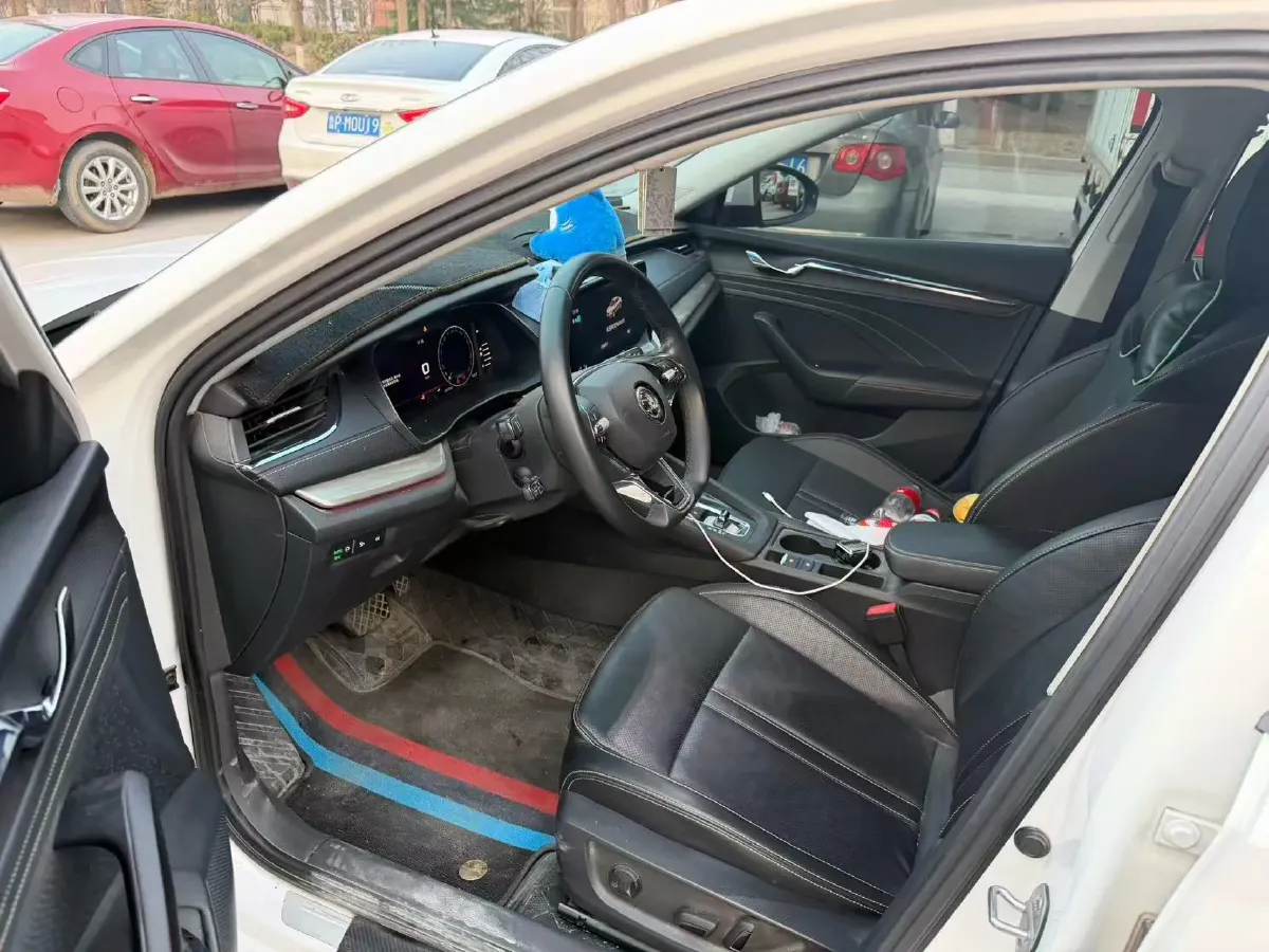 2021 Skoda Octavia 1.4T 150HP L4 7DCT,autocango,china used car exporter,china ev exporter,chinese used car exporter,chinese used ev exporter