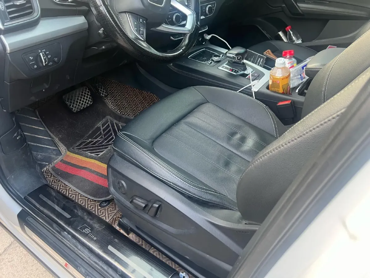 2020 Audi Q5L 2.0T 190HP L4 7DCT,autocango,china used car exporter,china ev exporter,chinese used car exporter,chinese used ev exporter