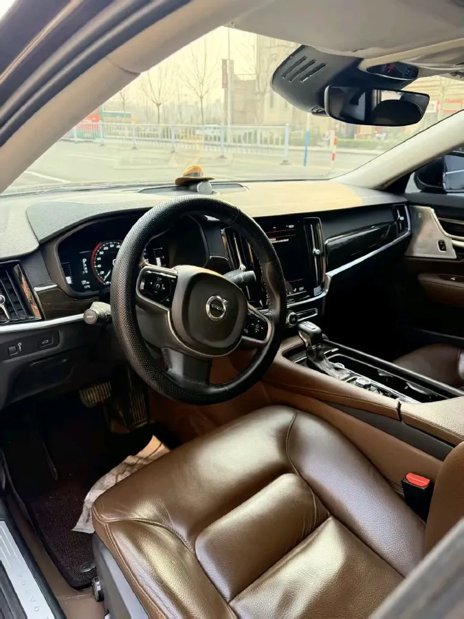 2018 Volvo S90 2.0T 254HP L4 8AT,autocango,china used car exporter,china ev exporter,chinese used car exporter,chinese used ev exporter