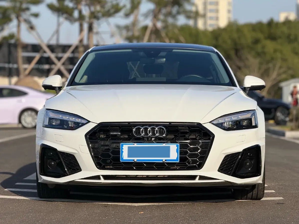 2022 Audi A5 2.0T 204HP L4 7DCT,autocango,china used car exporter,china ev exporter,chinese used car exporter,chinese used ev exporter