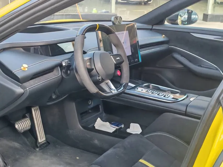 2025 MI SU7 Ultra BEV 93.7KWH,autocango,china used car exporter,china ev exporter,chinese used car exporter,chinese used ev exporter