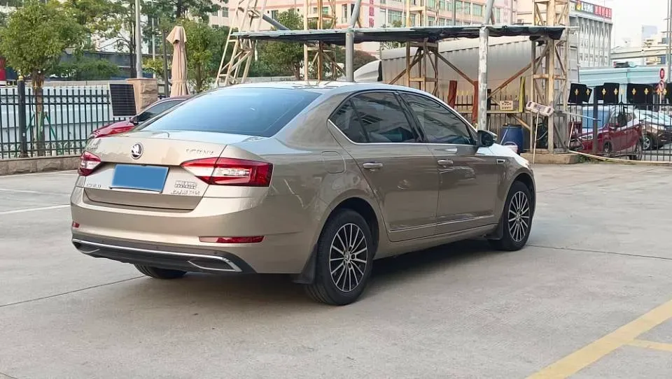 2018 Skoda Octavia 1.2T 116HP L4 7DCT,autocango,china used car exporter,china ev exporter,chinese used car exporter,chinese used ev exporter