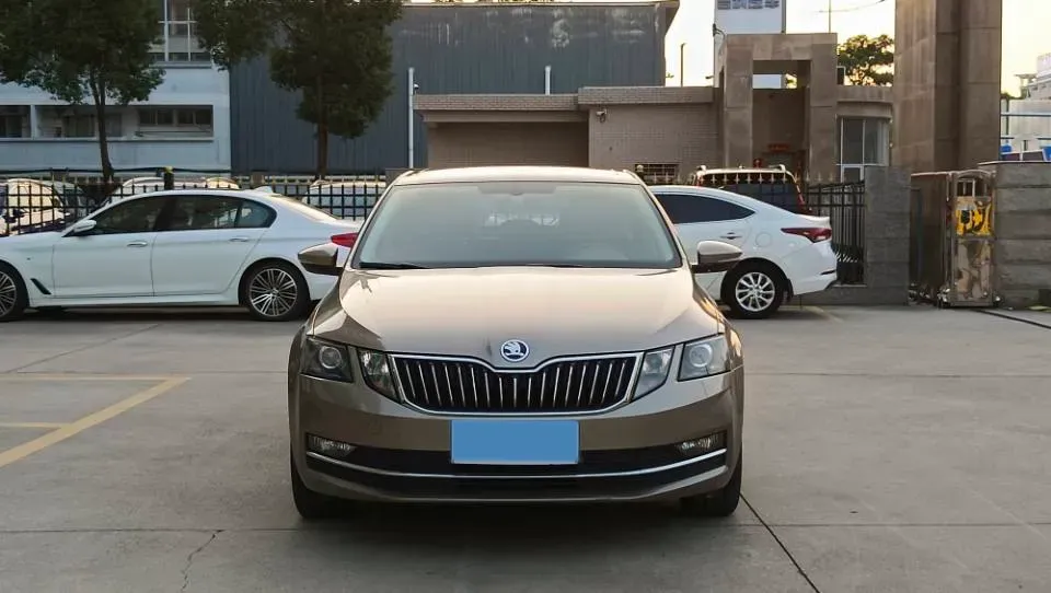 2018 Skoda Octavia 1.2T 116HP L4 7DCT,autocango,china used car exporter,china ev exporter,chinese used car exporter,chinese used ev exporter