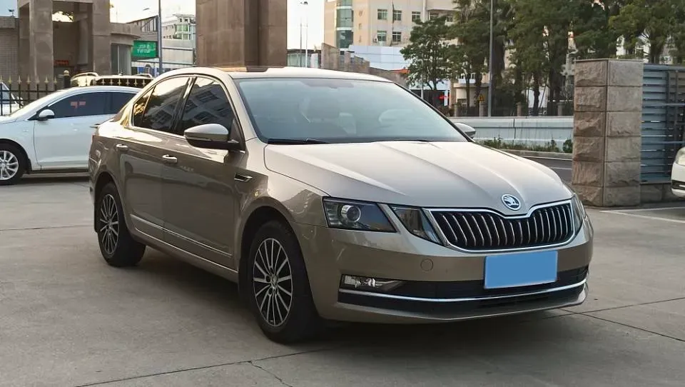 2018 Skoda Octavia 1.2T 116HP L4 7DCT,autocango,china used car exporter,china ev exporter,chinese used car exporter,chinese used ev exporter