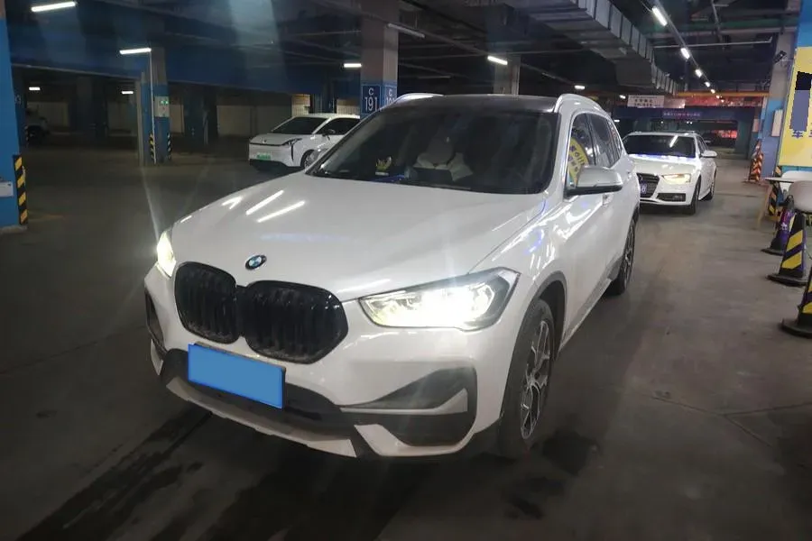 2021 BMW X1 1.5T 140HP L3 7DCT,autocango,china used car exporter,china ev exporter,chinese used car exporter,chinese used ev exporter