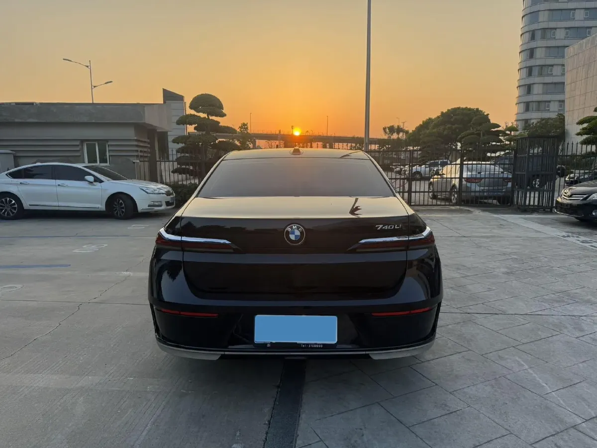 2023 BMW 7 Series 3.0T 381HP L6 8AT,autocango,china used car exporter,china ev exporter,chinese used car exporter,chinese used ev exporter