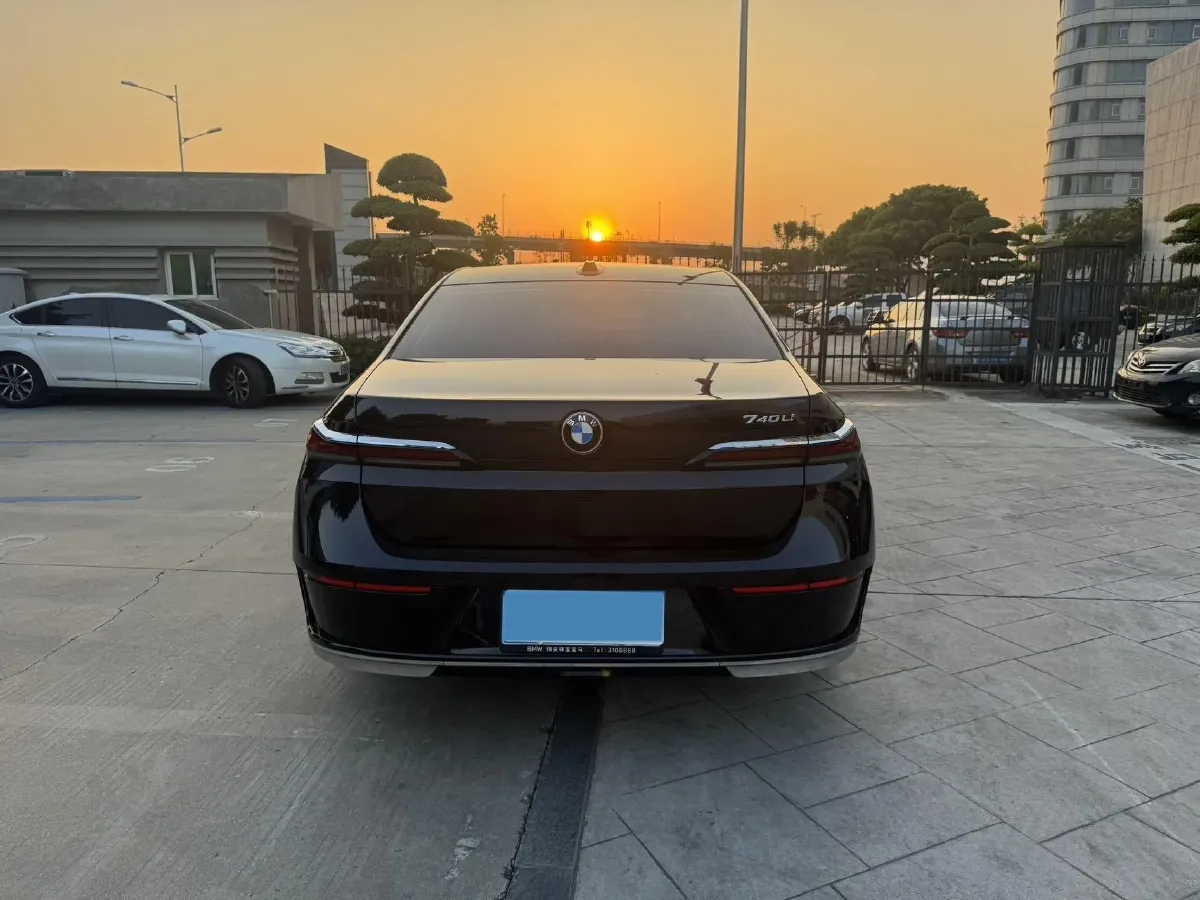 2023 BMW 7 Series 3.0T 381HP L6 8AT,autocango,china used car exporter,china ev exporter,chinese used car exporter,chinese used ev exporter