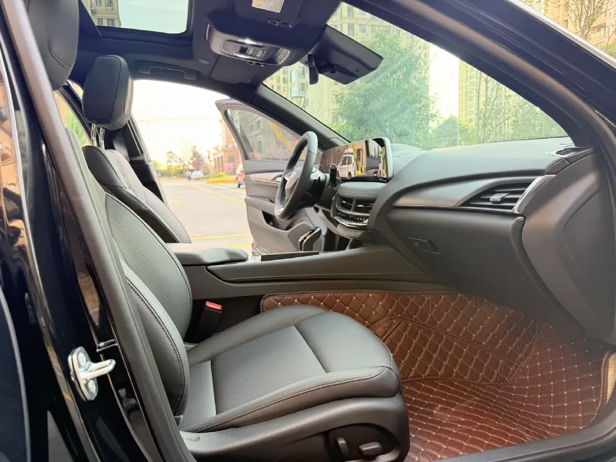 2025 Cadillac CT5 2.0T 237HP L4 10AT,autocango,china used car exporter,china ev exporter,chinese used car exporter,chinese used ev exporter