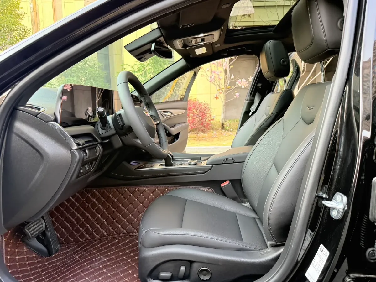 2025 Cadillac CT5 2.0T 237HP L4 10AT,autocango,china used car exporter,china ev exporter,chinese used car exporter,chinese used ev exporter