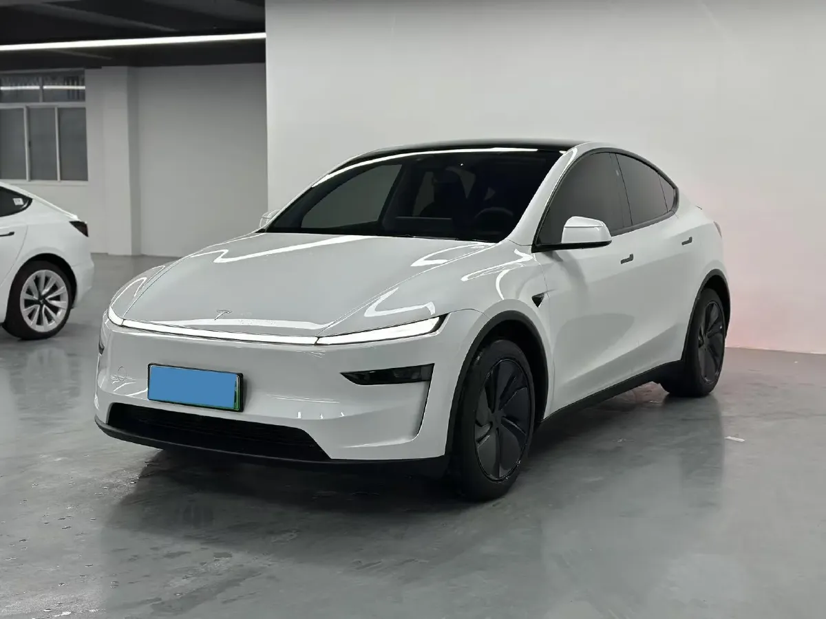2025 Tesla Model Y BEV 62.5KWH,autocango,china used car exporter,china ev exporter,chinese used car exporter,chinese used ev exporter