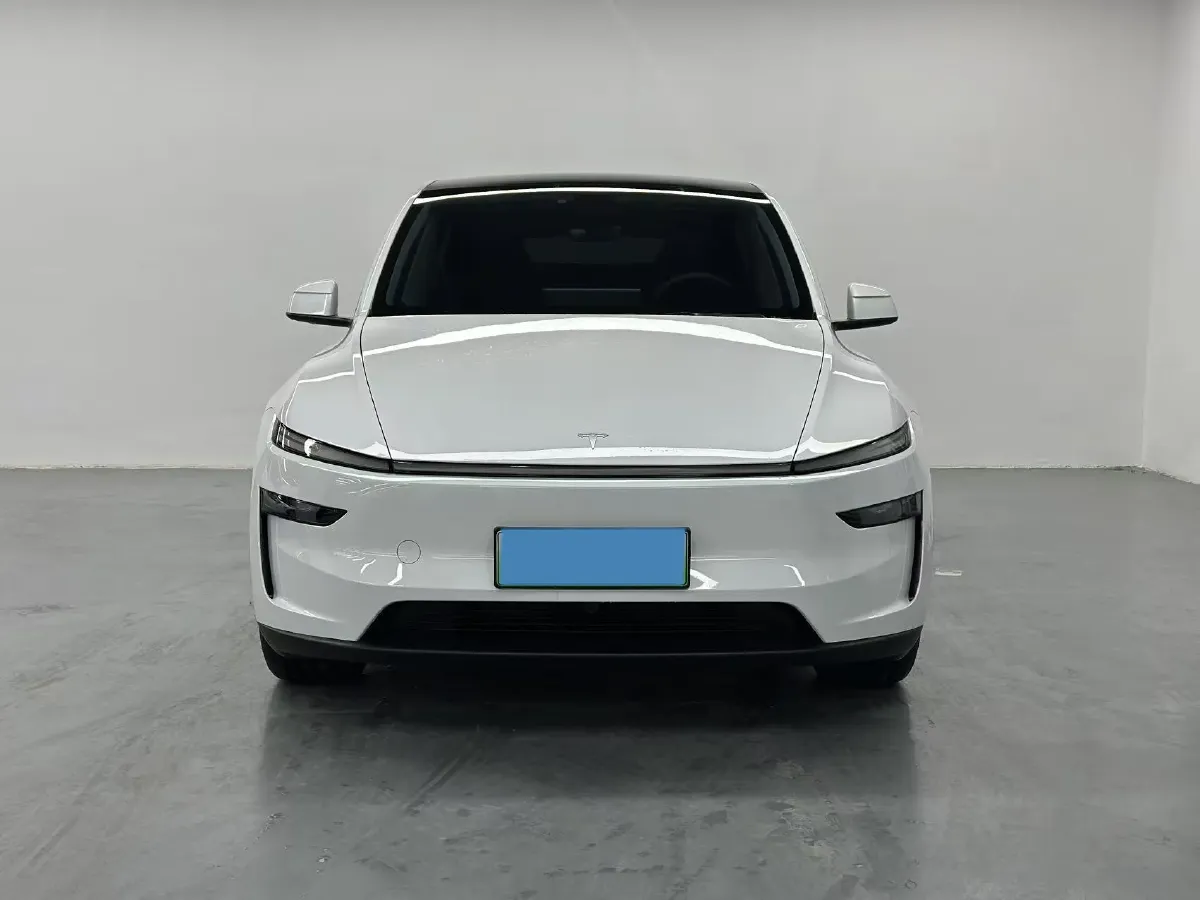 2025 Tesla Model Y BEV 62.5KWH,autocango,china used car exporter,china ev exporter,chinese used car exporter,chinese used ev exporter