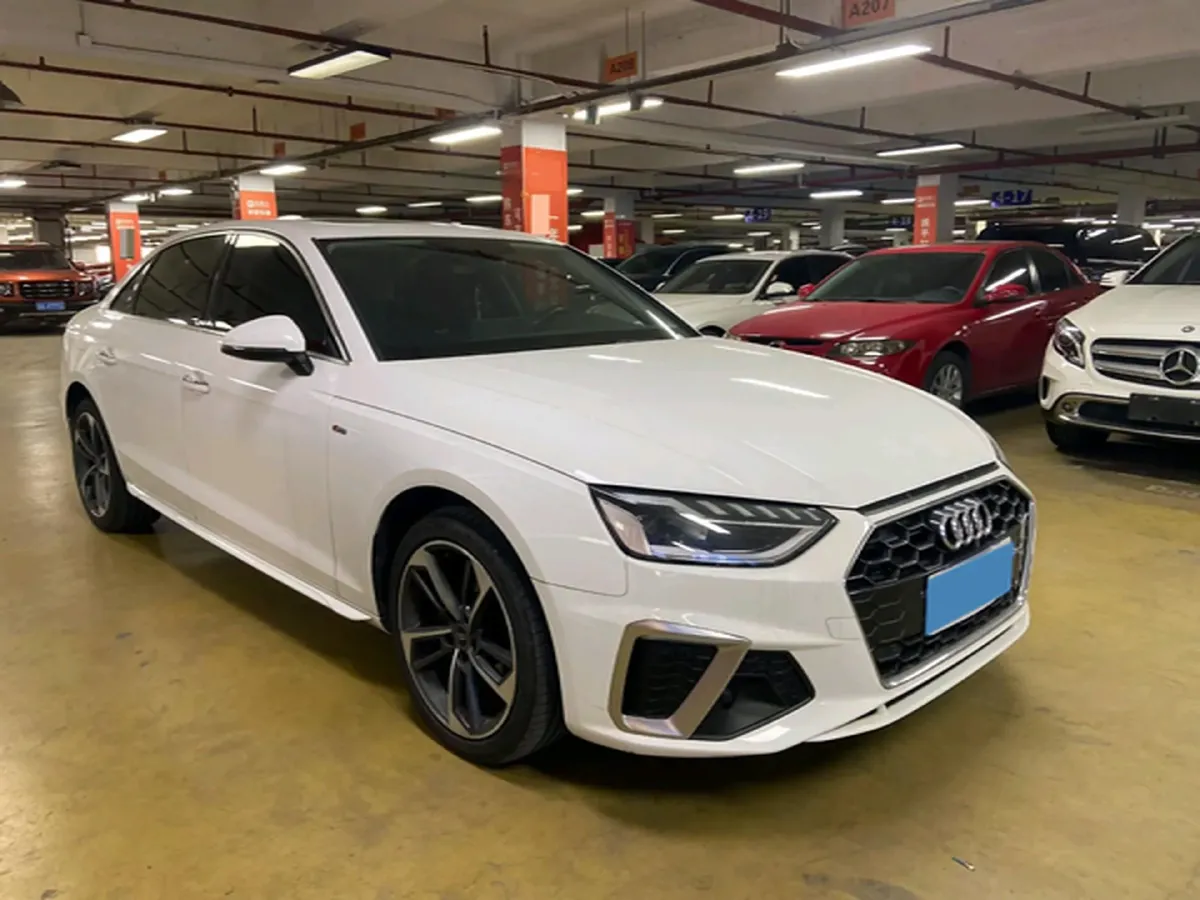 2022 Audi A4L 2.0T 190HP L4 7DCT,autocango,china used car exporter,china ev exporter,chinese used car exporter,chinese used ev exporter