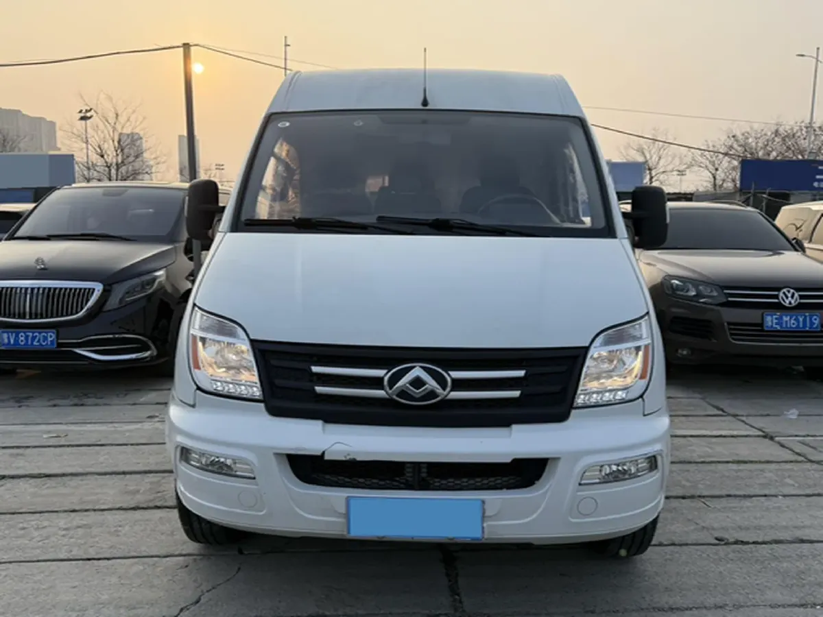 2023 MAXUS XinTu V80 2.0T 127HP L4 6MT,autocango,china used car exporter,china ev exporter,chinese used car exporter,chinese used ev exporter