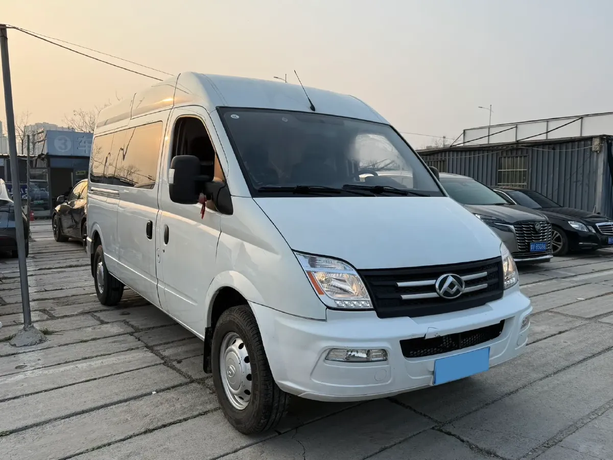 2023 MAXUS XinTu V80 2.0T 127HP L4 6MT,autocango,china used car exporter,china ev exporter,chinese used car exporter,chinese used ev exporter
