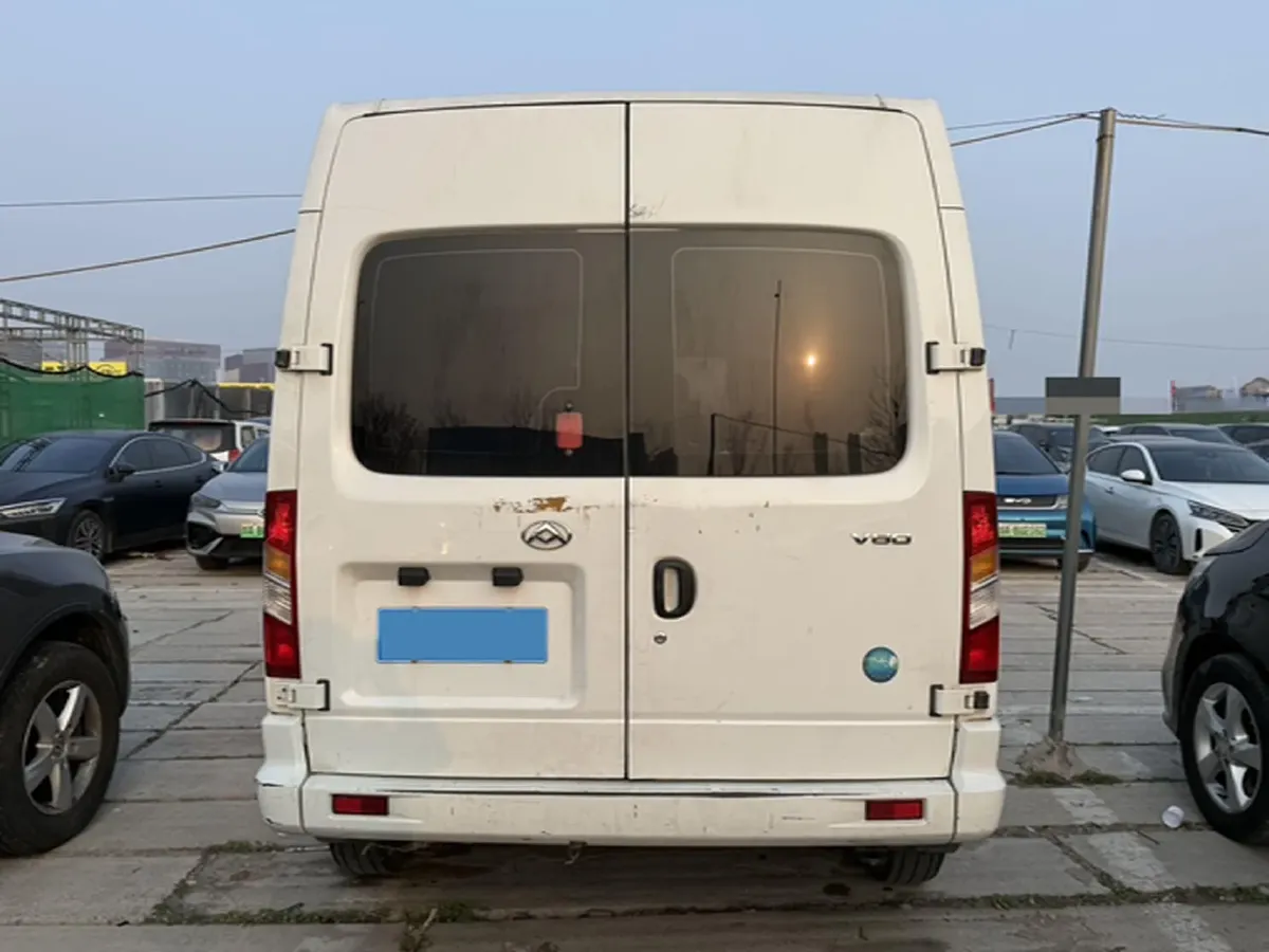 2023 MAXUS XinTu V80 2.0T 127HP L4 6MT,autocango,china used car exporter,china ev exporter,chinese used car exporter,chinese used ev exporter