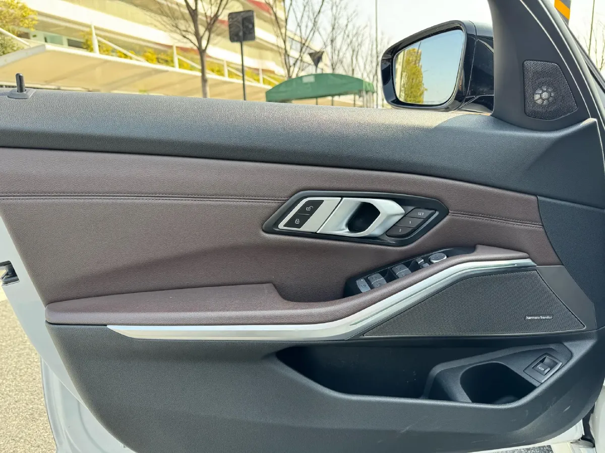 2023 BMW 3 Series 2.0T 184HP L4 8AT,autocango,china used car exporter,china ev exporter,chinese used car exporter,chinese used ev exporter