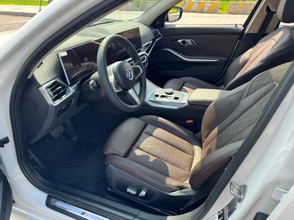 2023 BMW 3 Series 2.0T 184HP L4 8AT,autocango,china used car exporter,china ev exporter,chinese used car exporter,chinese used ev exporter