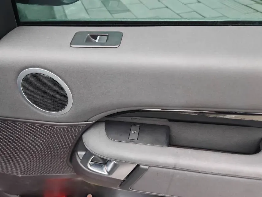 2018 Land Rover Discovery 3.0T 340HP V6 8AT,autocango,china used car exporter,china ev exporter,chinese used car exporter,chinese used ev exporter