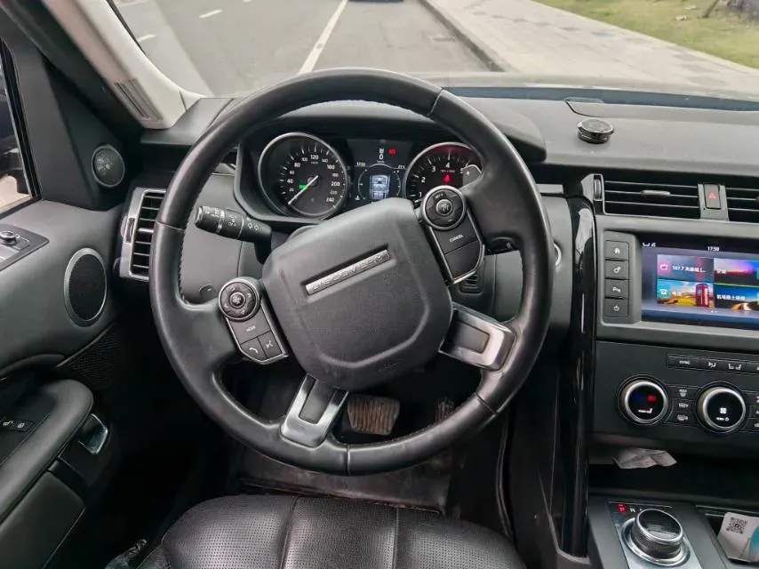 2018 Land Rover Discovery 3.0T 340HP V6 8AT,autocango,china used car exporter,china ev exporter,chinese used car exporter,chinese used ev exporter