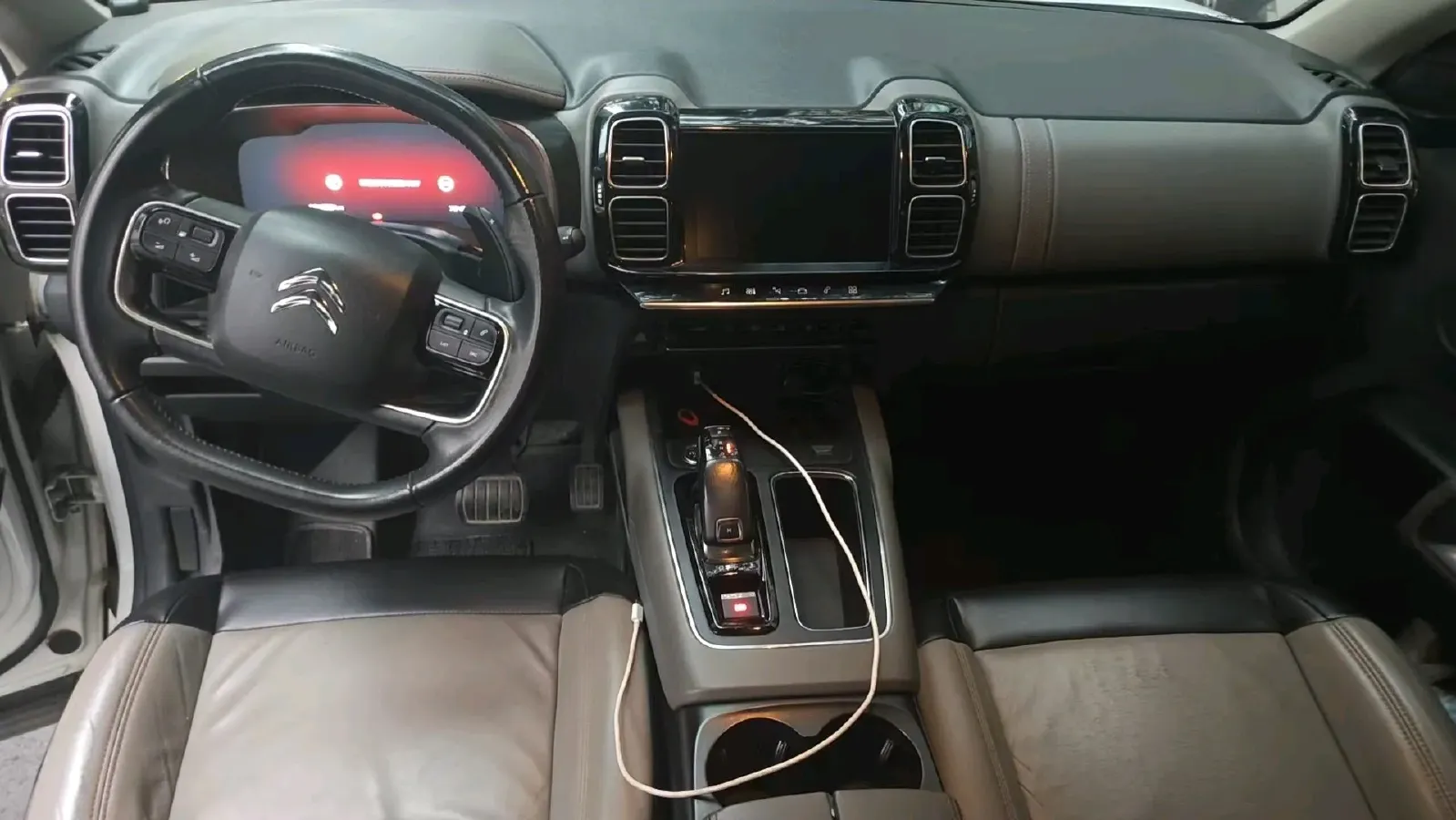 2019 Citroen C5 Aircross 1.6T 167HP L4 6AT,autocango,china used car exporter,china ev exporter,chinese used car exporter,chinese used ev exporter