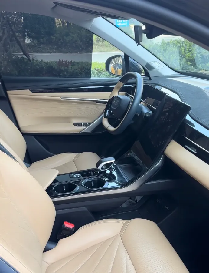 2023 Geely StarRay 2.0T 218HP L4 7DCT,autocango,china used car exporter,china ev exporter,chinese used car exporter,chinese used ev exporter