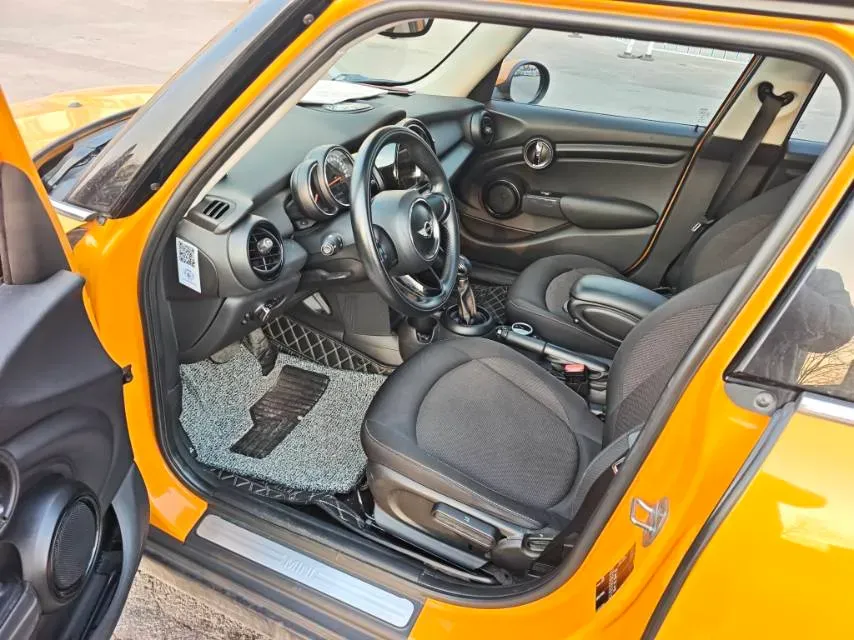 2016 MINI MINI 1.2T 102HP L3 6AT,autocango,china used car exporter,china ev exporter,chinese used car exporter,chinese used ev exporter