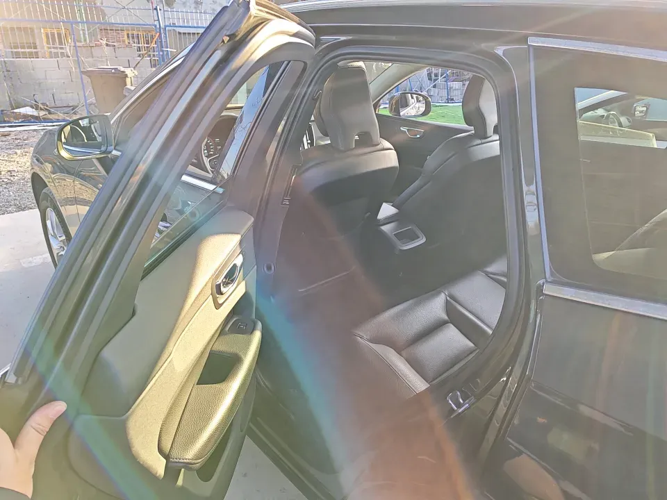 2019 Volvo XC60 2.0T 254HP L4 8AT,autocango,china used car exporter,china ev exporter,chinese used car exporter,chinese used ev exporter