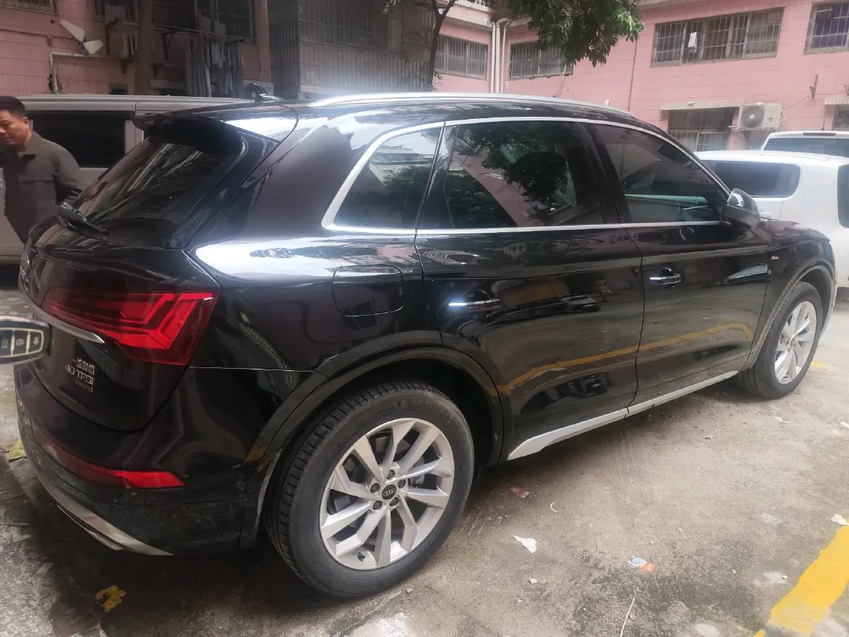 2022 Audi Q5L 2.0T 190HP L4 7DCT,autocango,china used car exporter,china ev exporter,chinese used car exporter,chinese used ev exporter