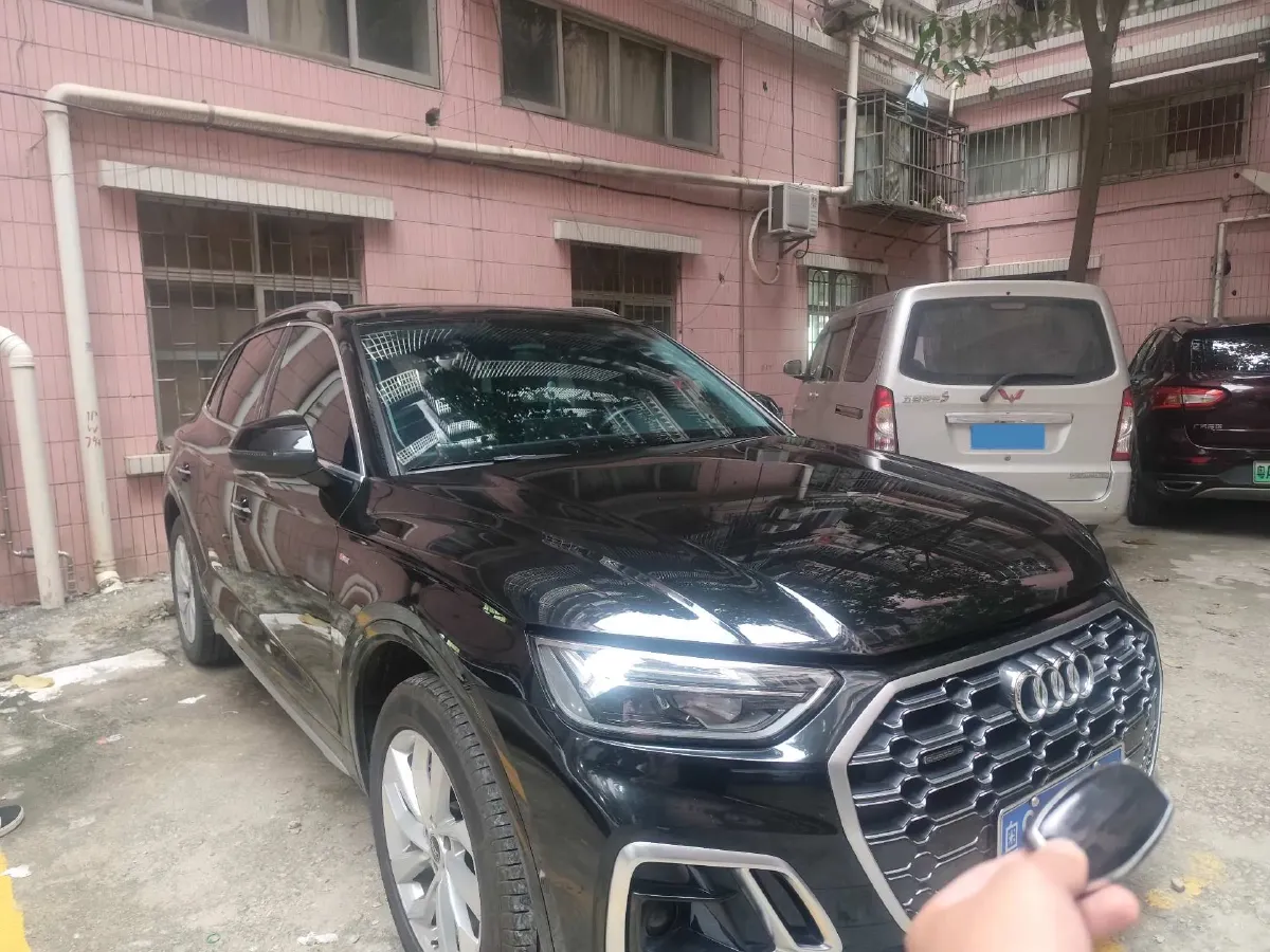 2022 Audi Q5L 2.0T 190HP L4 7DCT,autocango,china used car exporter,china ev exporter,chinese used car exporter,chinese used ev exporter