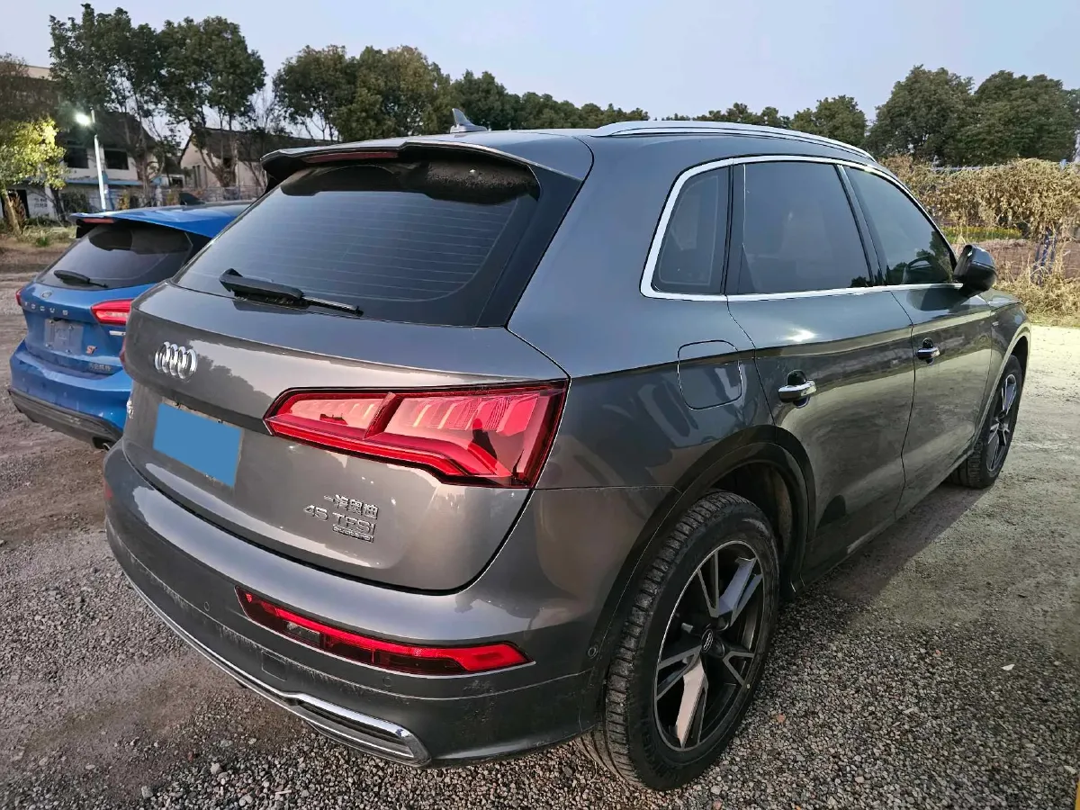 2020 Audi Q5L 2.0T 252HP L4 7DCT,autocango,china used car exporter,china ev exporter,chinese used car exporter,chinese used ev exporter
