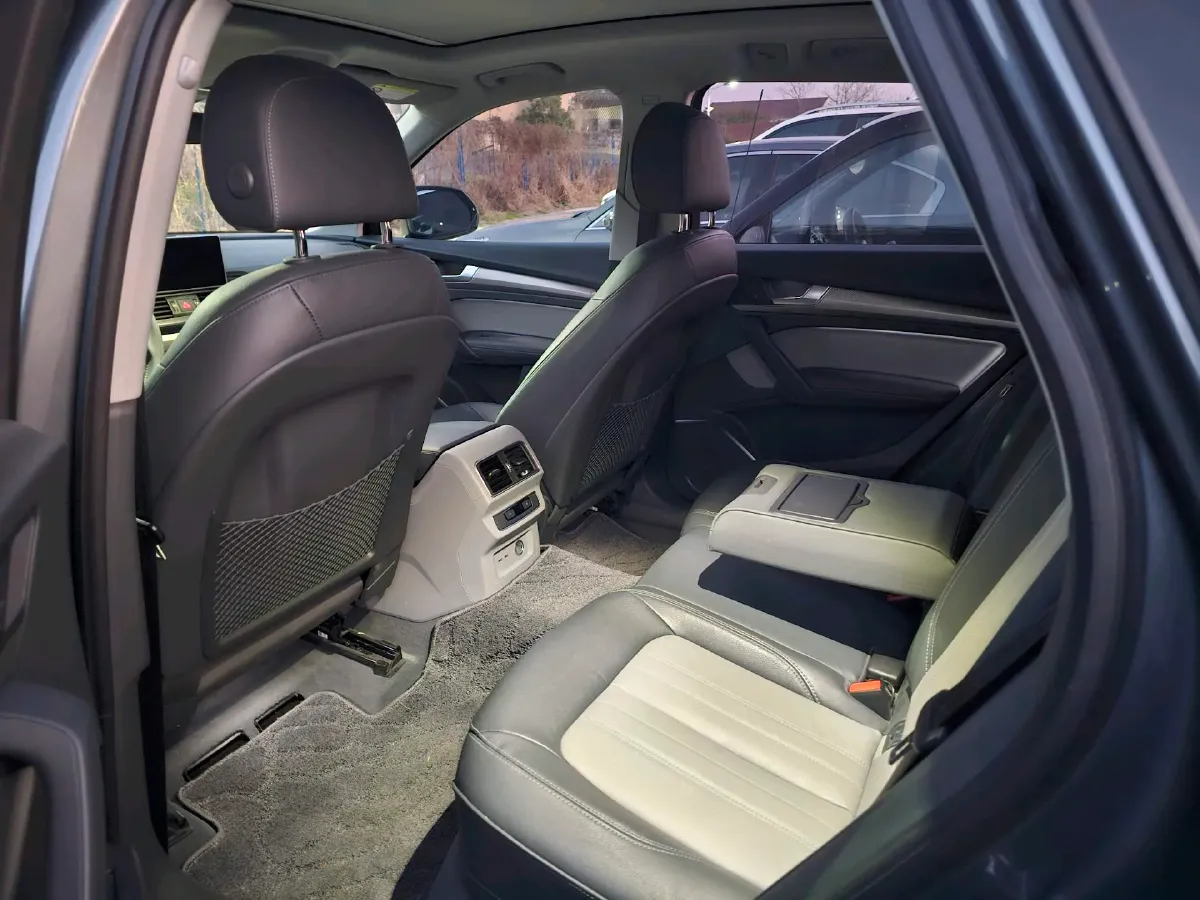 2020 Audi Q5L 2.0T 252HP L4 7DCT,autocango,china used car exporter,china ev exporter,chinese used car exporter,chinese used ev exporter