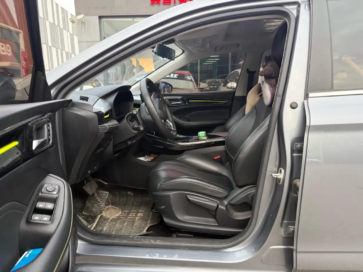 2021 Roewe i5 1.5L 120HP L4 CVT,autocango,china used car exporter,china ev exporter,chinese used car exporter,chinese used ev exporter