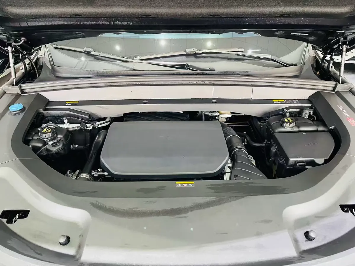 2023 Li L8 Range Extended 154HP REEV 40.9KWH,autocango,china used car exporter,china ev exporter,chinese used car exporter,chinese used ev exporter