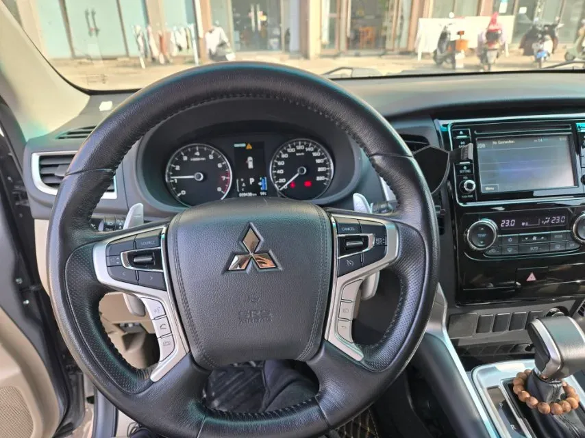 2019 Mitsubishi Pajero 3.0L 209HP V6 8AT,autocango,china used car exporter,china ev exporter,chinese used car exporter,chinese used ev exporter