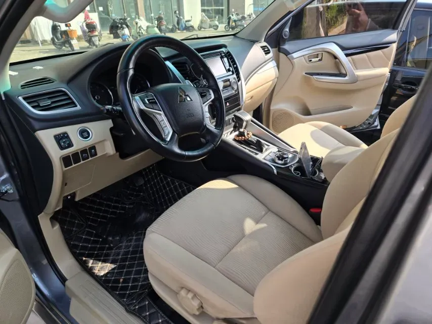 2019 Mitsubishi Pajero 3.0L 209HP V6 8AT,autocango,china used car exporter,china ev exporter,chinese used car exporter,chinese used ev exporter